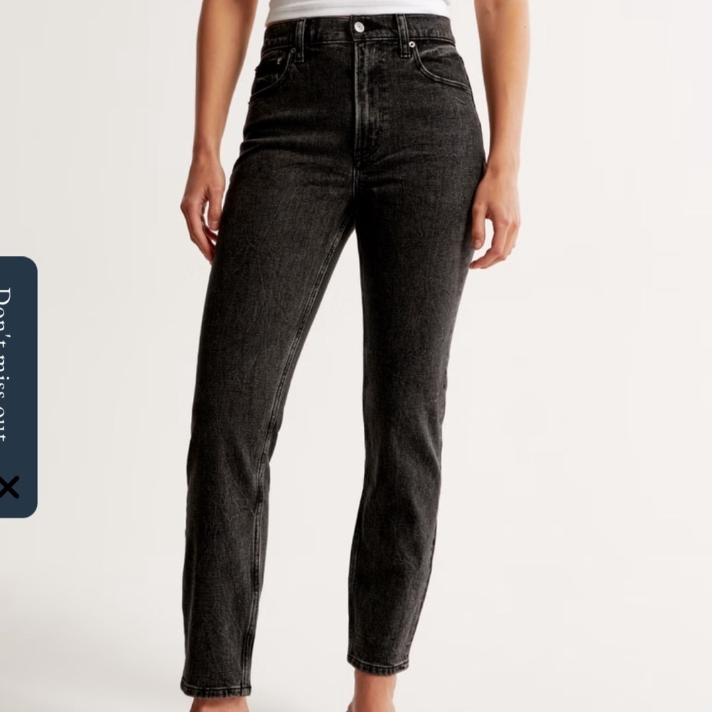 Abercrombie High Rise Mom Jean - Picture 1 of 7